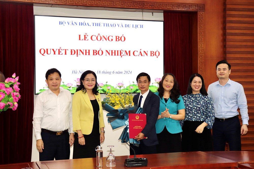 Bộ VHTTDL công bố và trao quyết định bổ nhiệm cán bộ - ảnh 5