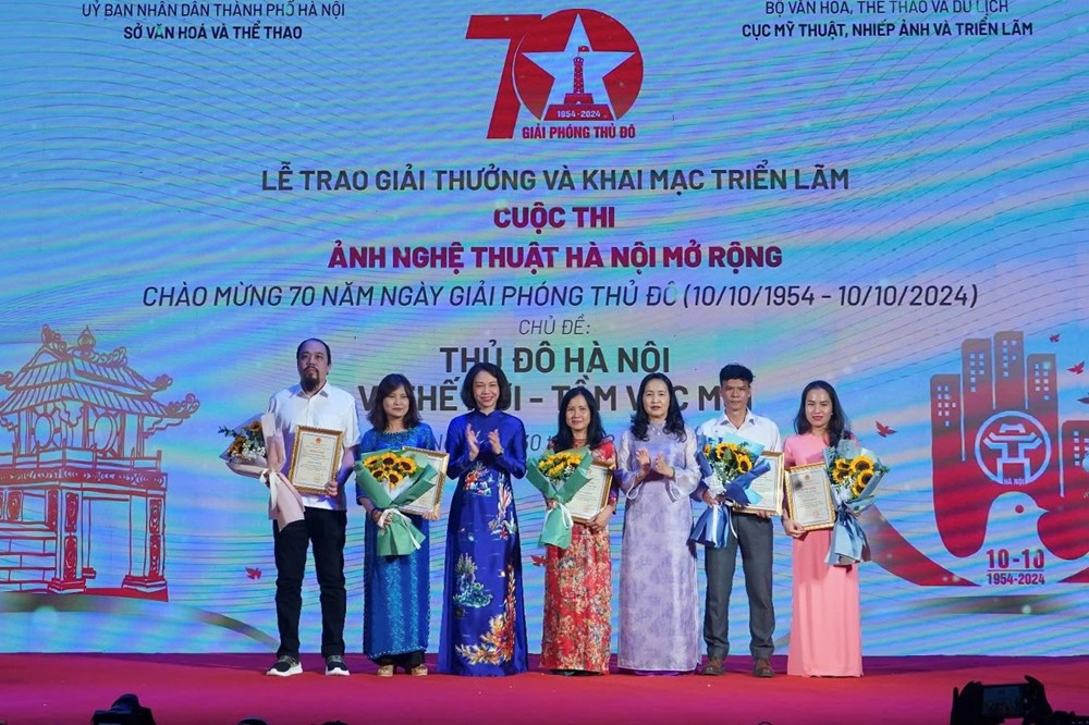 Trao giải thưởng và khai mạc triển lãm Cuộc thi Ảnh nghệ thuật Hà Nội mở rộng - ảnh 1