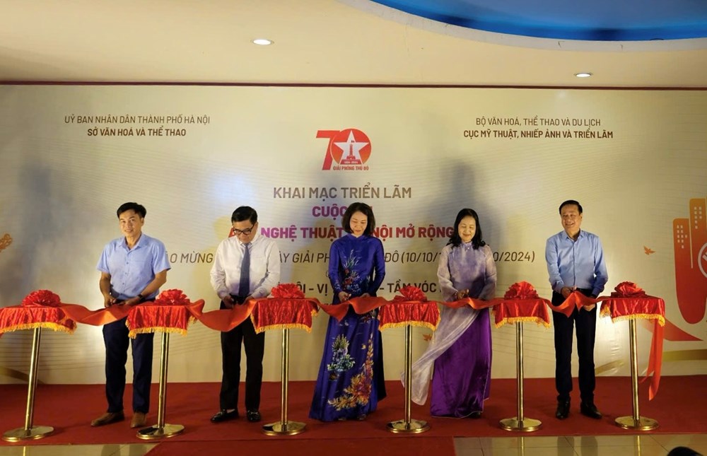 Trao giải thưởng và khai mạc triển lãm Cuộc thi Ảnh nghệ thuật Hà Nội mở rộng - ảnh 3