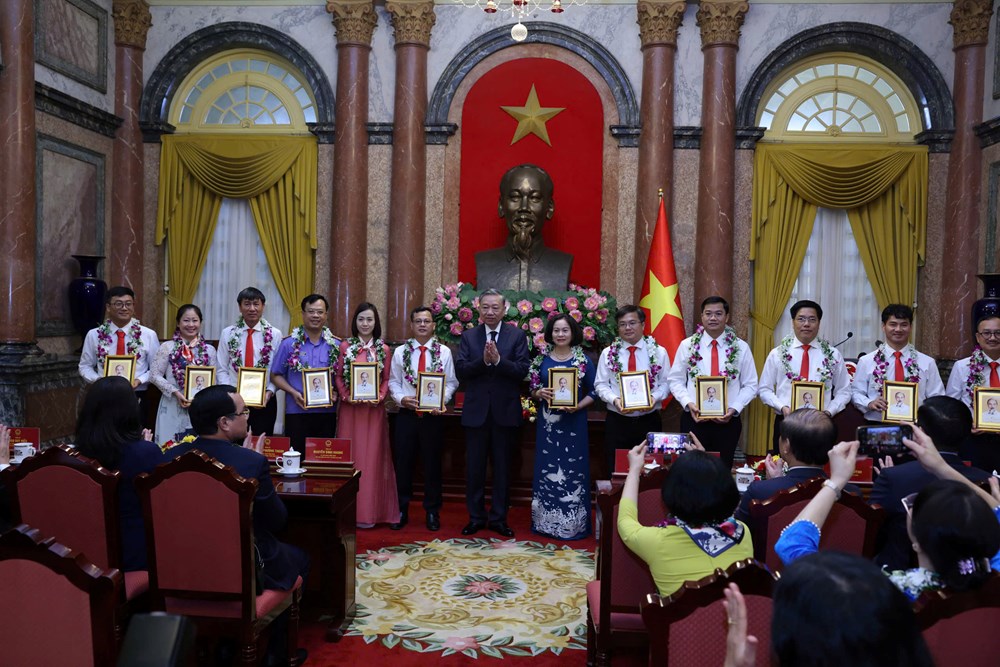 NSND Xuân Bắc là 1 trong 150 điển hình được tuyên dương trong Phong trào thi đua“tham mưu giỏi, phục vụ tốt” - ảnh 1