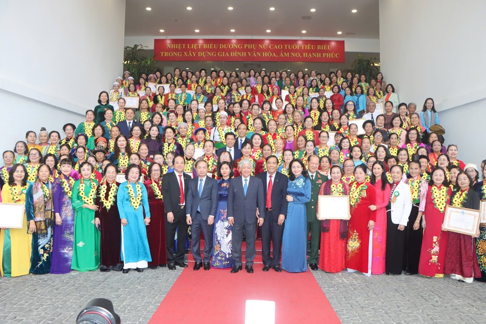 Lần đầu tiên tổ chức Hội nghị biểu dương phụ nữ cao tuổi tiêu biểu toàn quốc - ảnh 1