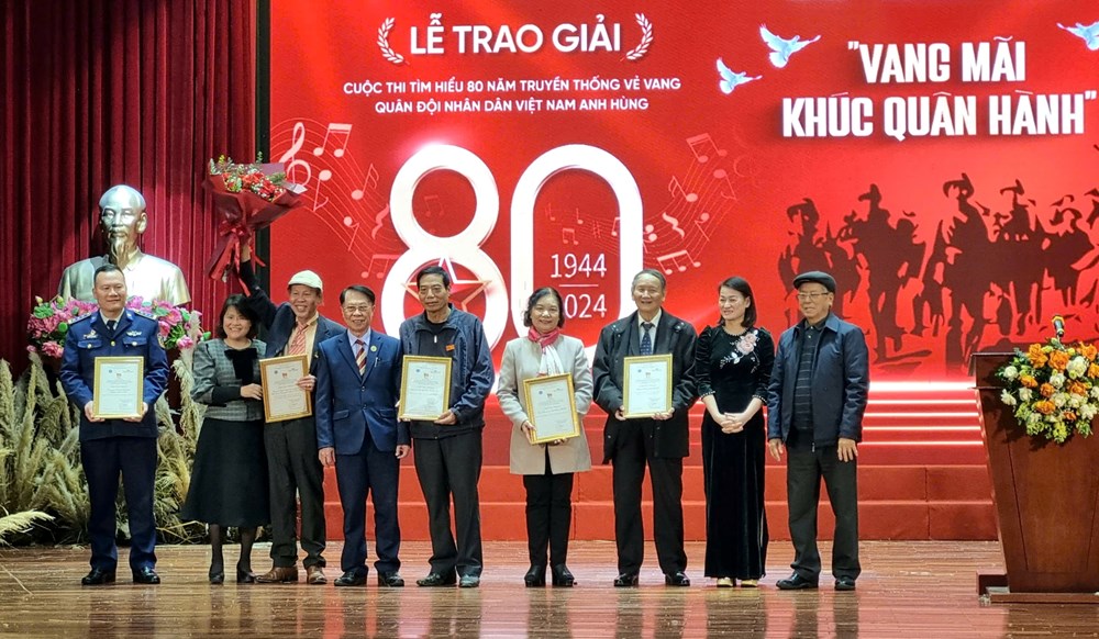 Trao giải Cuộc thi “Tìm hiểu 80 năm truyền thống vẻ vang của Quân đội nhân dân Việt Nam anh hùng” - ảnh 4