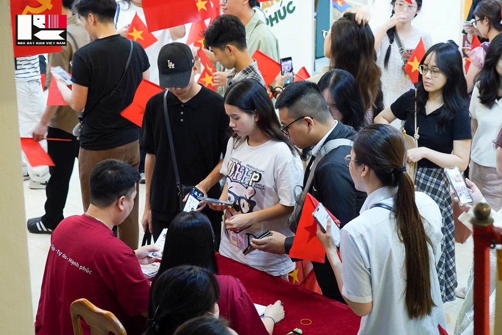 Nhà hát Kịch Việt Nam với “Tháng năm cùng Người” - ảnh 3