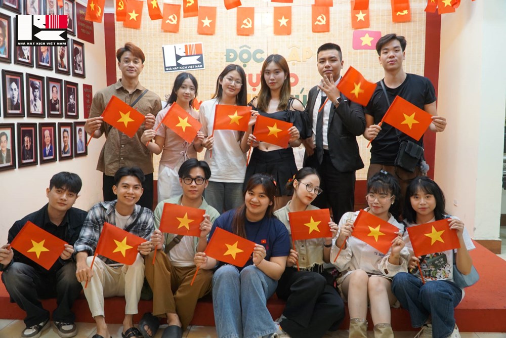 Nhà hát Kịch Việt Nam với “Tháng năm cùng Người” - ảnh 2