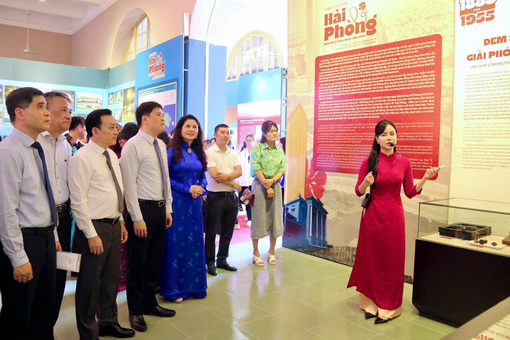 Trưng bày chuyên đề “Khắc ghi lời Bác, Hải Phòng – Niềm tin và khát vọng vươn mình“ - ảnh 2