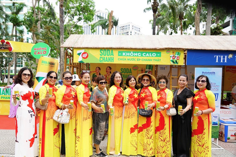 Du khách và người dân Hải Phòng háo hức trải nghiệm Liên hoan ẩm thực món ngon Hải Phòng - ảnh 6