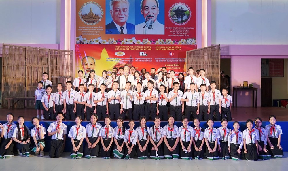 Nhà hát Kịch Việt Nam biểu diễn nhiều chương trình nghệ thuật về Chủ tịch Hồ Chí Minh - ảnh 1