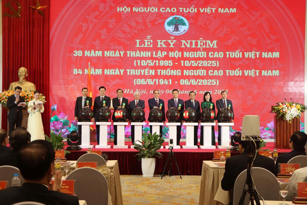 Hội Người cao tuổi Việt Nam kỷ niệm 30 năm thành lập và đón nhận Huân chương Lao động hạng Nhất - ảnh 4