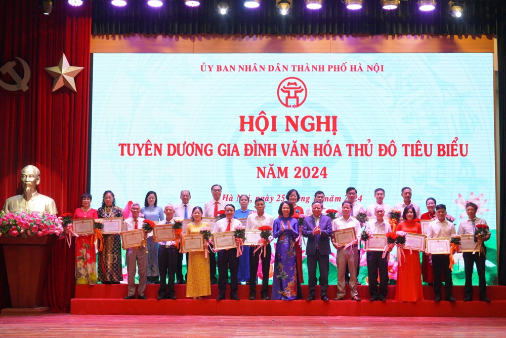Hà Nội tuyên dương 80 Gia đình Văn hóa tiêu biểu nhân ngày Gia đình Việt Nam - ảnh 1