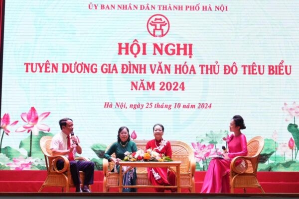Hà Nội tuyên dương 80 Gia đình Văn hóa tiêu biểu nhân ngày Gia đình Việt Nam - ảnh 2
