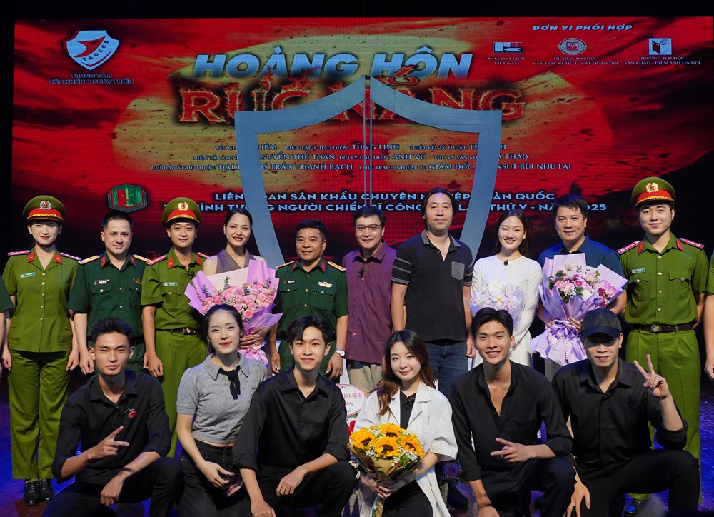 “Hoàng hôn rực nắng”: Vở kịch đậm chất nhân văn - ảnh 3