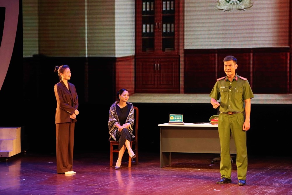 “Hoàng hôn rực nắng”: Vở kịch đậm chất nhân văn - ảnh 2