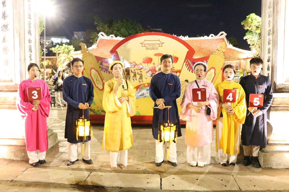 Tour đêm “Dấu thiêng Hàng Kênh”: Cuốn hút ngay trong ngày đầu ra mắt - ảnh 6