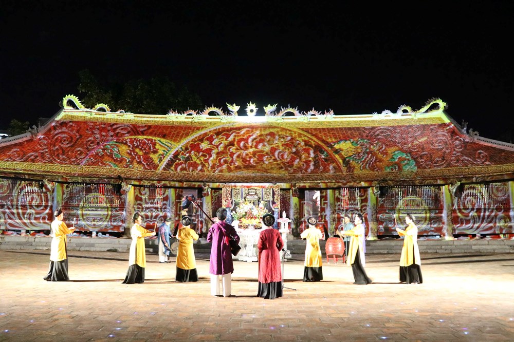 Tour đêm “Dấu thiêng Hàng Kênh”: Cuốn hút ngay trong ngày đầu ra mắt - ảnh 1