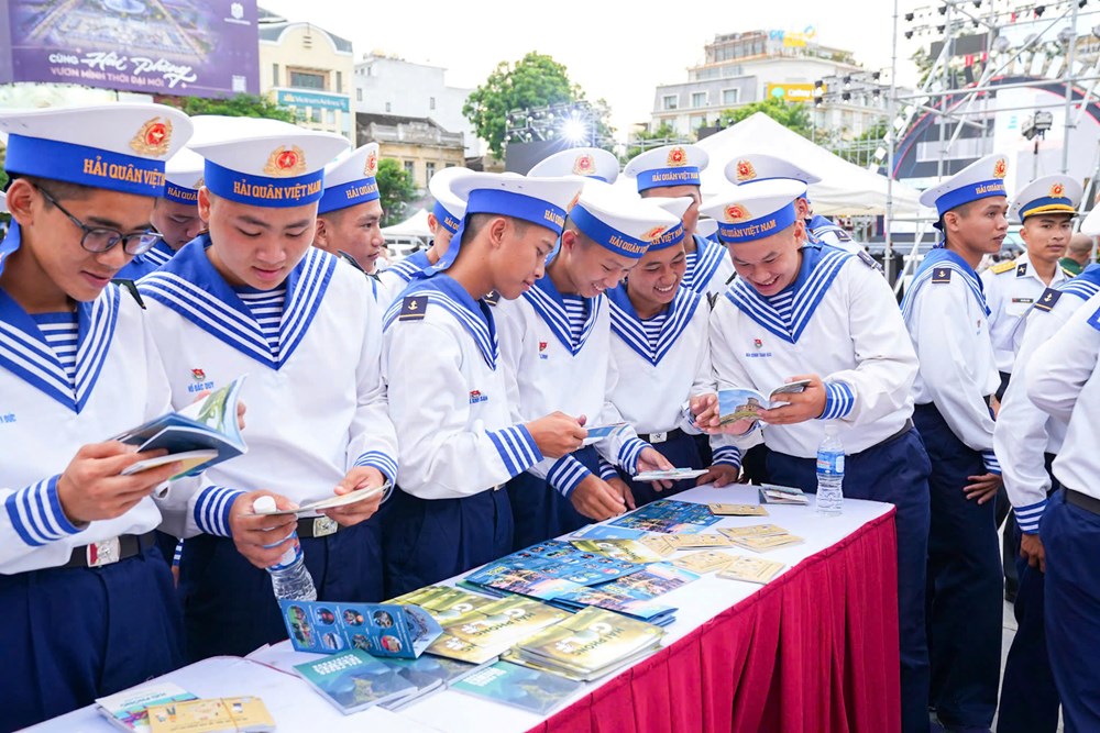 Triển lãm “Hải Phòng - Hội tụ bản sắc, khẳng định vị thế, kiến tạo tương lai” - ảnh 4