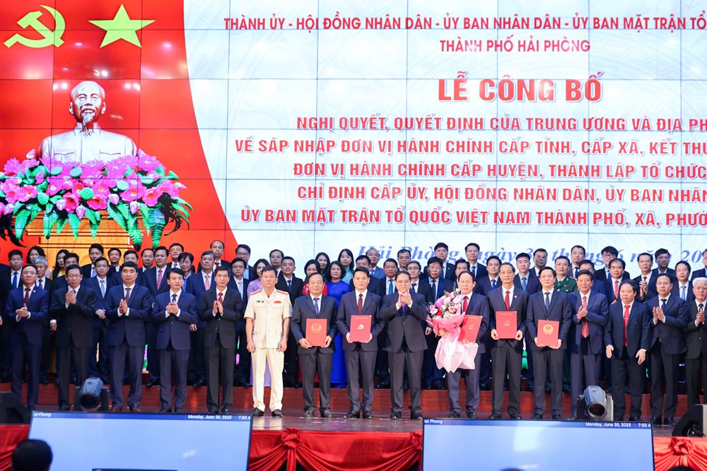 Thủ tướng Phạm Minh Chính dự Lễ công bố Nghị quyết, Quyết định sáp nhập tại TP Hải Phòng - ảnh 4