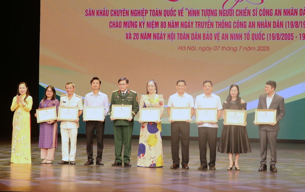 Bế mạc và trao giải Liên hoan nghệ thuật sân khấu về hình tượng người chiến sĩ công an - ảnh 2