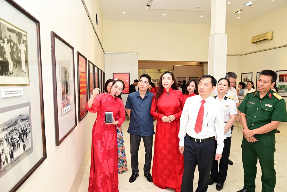 Triển lãm ảnh, tư liệu “Uống nước nhớ nguồn” kỷ niệm Ngày Thương binh - Liệt sĩ - ảnh 2