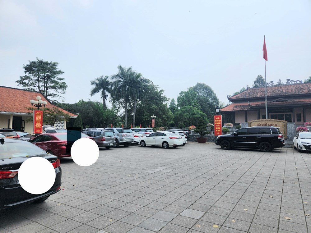 Khu Văn hóa tưởng niệm biến thành bãi giữ xe - ảnh 2