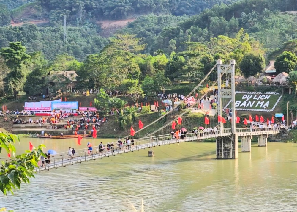 Gìn giữ, phát huy giá trị văn hóa truyền thống đồng bào dân tộc Thái - ảnh 2