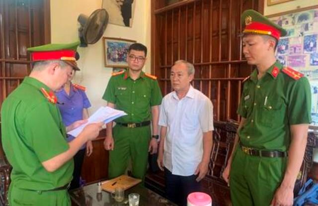 Bắt nguyên Bí thư xã lợi dụng chức vụ, quyền hạn - ảnh 1