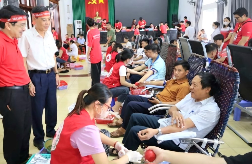 Khai mạc Hành trình đỏ “Kết nối dòng máu Việt” năm 2024 - ảnh 1