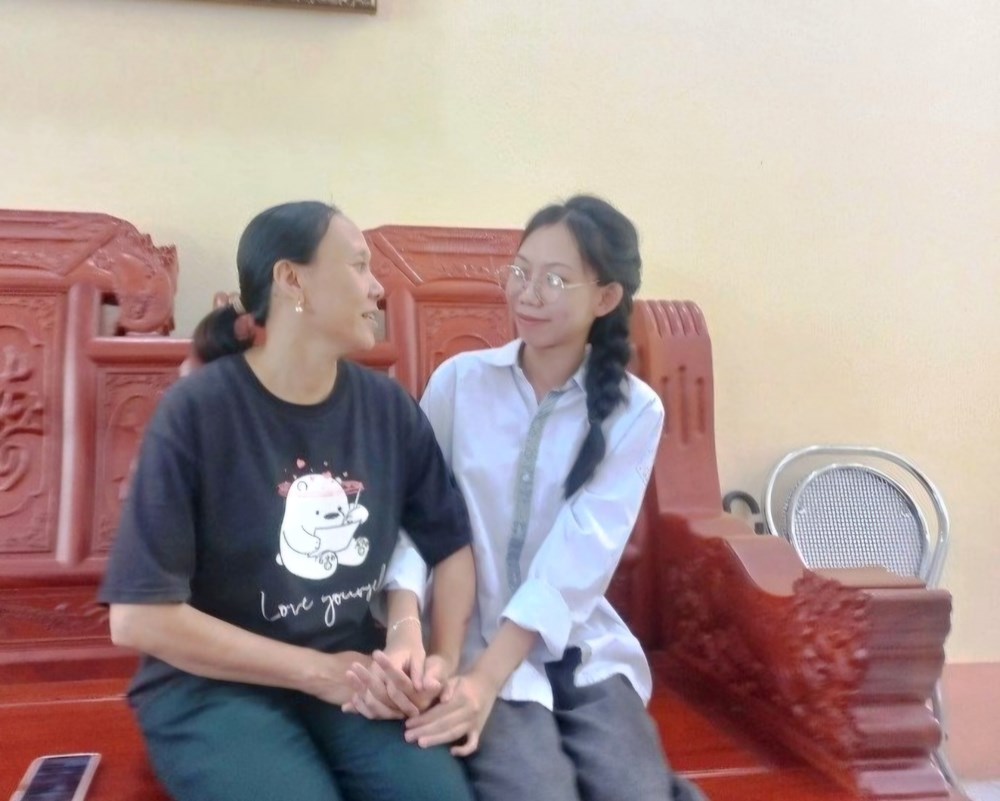 Vượt hoàn cảnh khó khăn, nữ sinh xứ Thanh trở thành thủ khoa khối C toàn quốc - ảnh 2