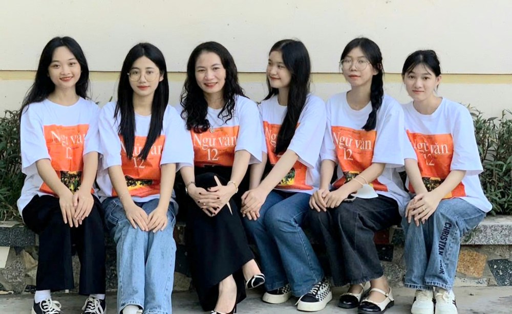 Vượt hoàn cảnh khó khăn, nữ sinh xứ Thanh trở thành thủ khoa khối C toàn quốc - ảnh 3