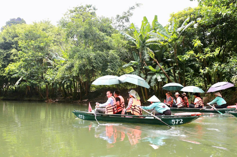 Đoàn cán bộ Văn phòng Bộ Thông tin, Văn hóa và Du lịch Lào thăm và làm việc tại Ninh Bình - ảnh 5