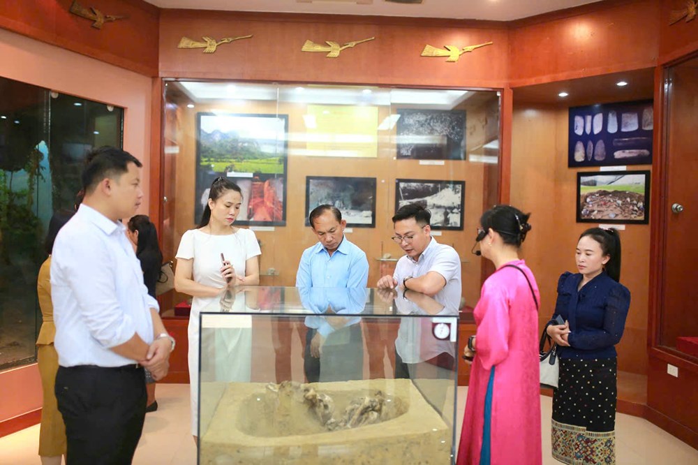 Đoàn cán bộ Văn phòng Bộ Thông tin, Văn hóa và Du lịch Lào thăm và làm việc tại Thanh Hoá - ảnh 4
