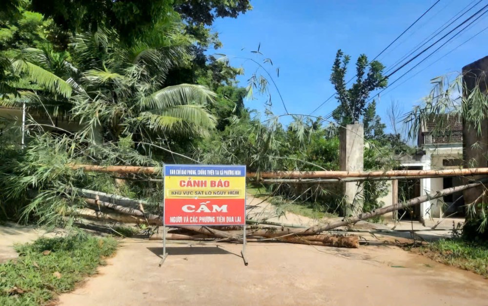 Thanh Hoá công bố tình huống khẩn cấp sạt lở, sụt lún đồi đất - ảnh 1