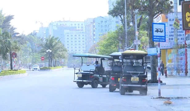 Sầm Sơn siết chặt quản lý xe điện 4 bánh phục vụ du lịch từ 1.7 - ảnh 1