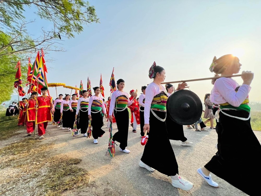 Bảo tồn di sản văn hoá vùng cao, phát triển du lịch - ảnh 2