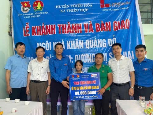 16 ngôi nhà “Khăn quàng đỏ” tiếp thêm động lực cho học sinh nghèo - ảnh 1