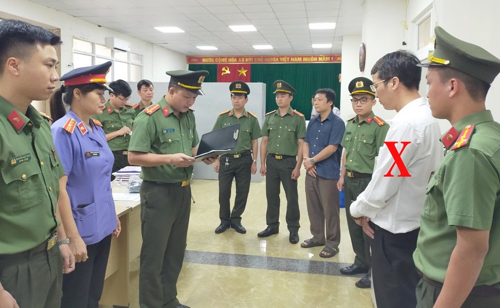 Làm sổ đỏ không “lót tay”, hồ sơ bị “ngâm” - ảnh 1
