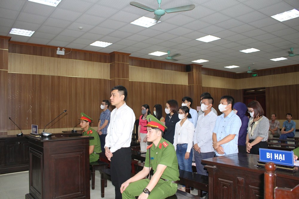 Nguyên Giám đốc Văn phòng đăng ký đất đai Sầm Sơn lĩnh 4 năm tù vì nhận hối lộ - ảnh 1