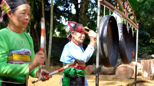 Phát triển du lịch từ gốc rễ văn hóa dân tộc thiểu số - ảnh 1