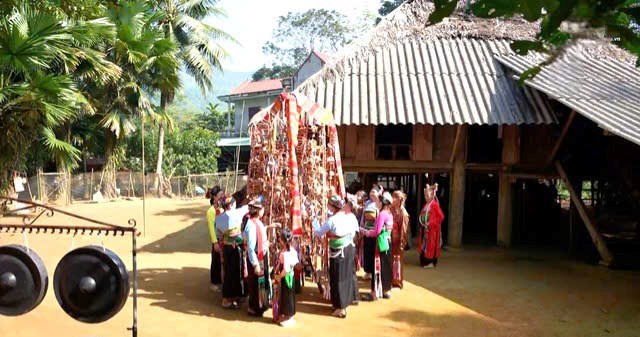 Phát triển du lịch từ gốc rễ văn hóa dân tộc thiểu số - ảnh 3