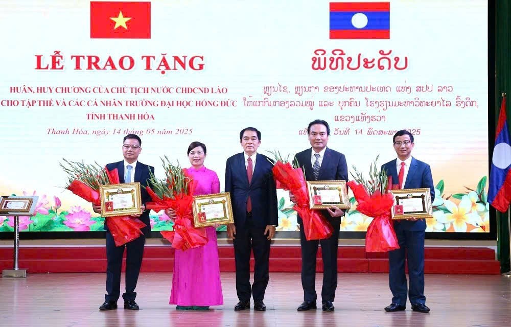 Trường ĐH Hồng Đức đón nhận Huân chương của Chủ tịch nước Lào - ảnh 3