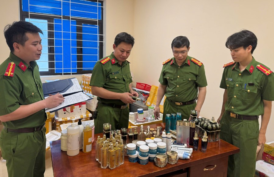 Triệt phá xưởng mỹ phẩm giả quy mô lớn ở Thanh Hóa - ảnh 3