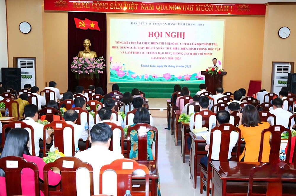 Đưa việc học và làm theo Bác thành nền nếp, hiệu quả, thiết thực - ảnh 1