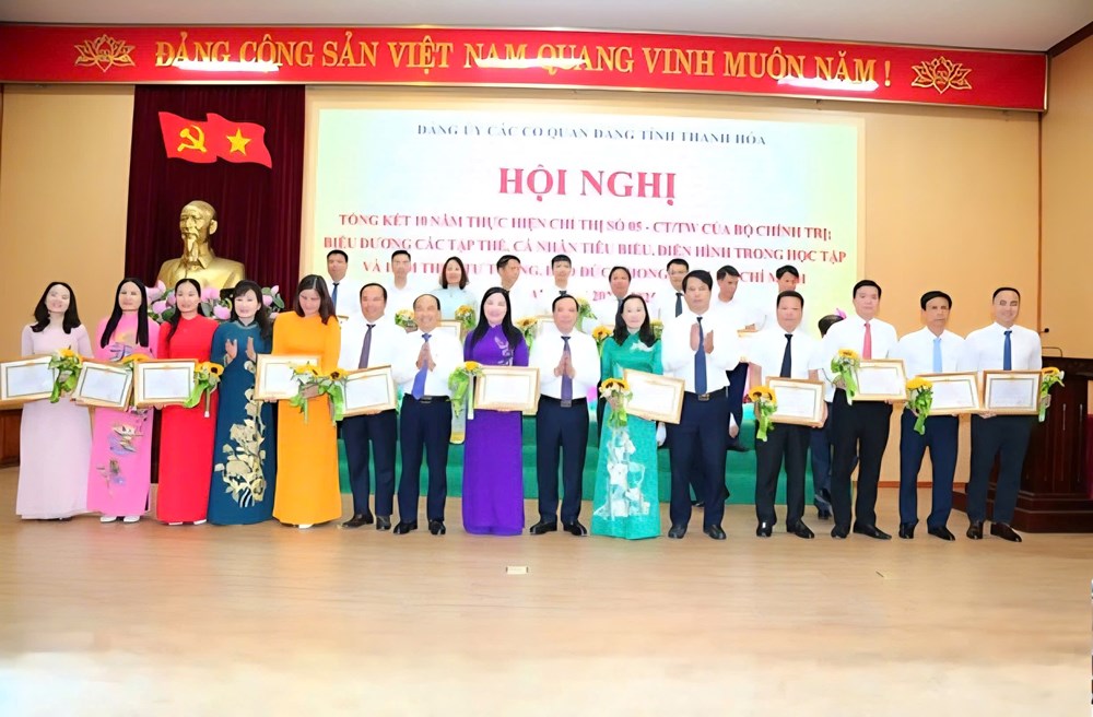 Đưa việc học và làm theo Bác thành nền nếp, hiệu quả, thiết thực - ảnh 2