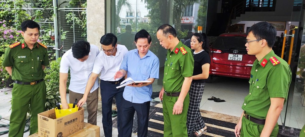 Khám xét trùm băng nhóm Vi ngộ và loạt công ty - ảnh 2