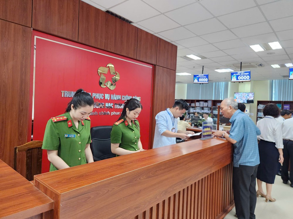 “Làn xanh” thủ tục ở Thanh Hóa: Cú hích cải cách hành chính - ảnh 1