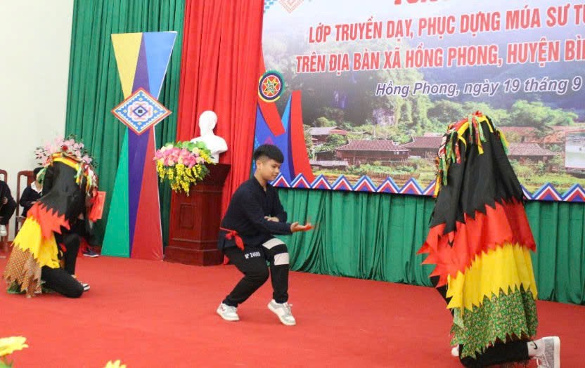 Bài 2 - Thắp sáng vùng cao từ hồn văn hóa - ảnh 2