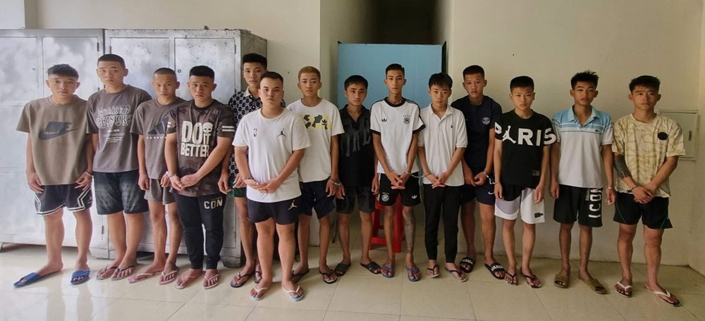 14 đối tượng vác hung khí chém người, bị tạm giữ khẩn cấp - ảnh 1