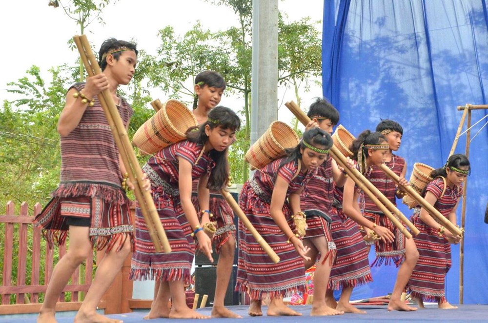 Bài cuối - Nhịp cầu văn hóa nối dài bản sắc Chơ Ro - ảnh 1
