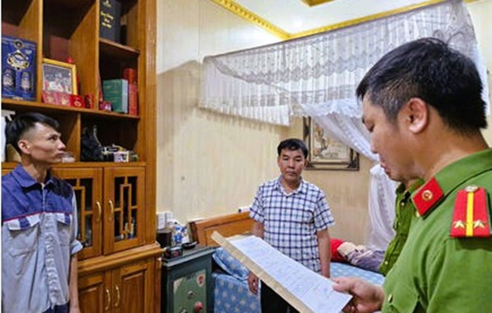 Thủ nhang đền linh thiêng Am Tiên bị công an khám nhà vì lô đề - ảnh 1
