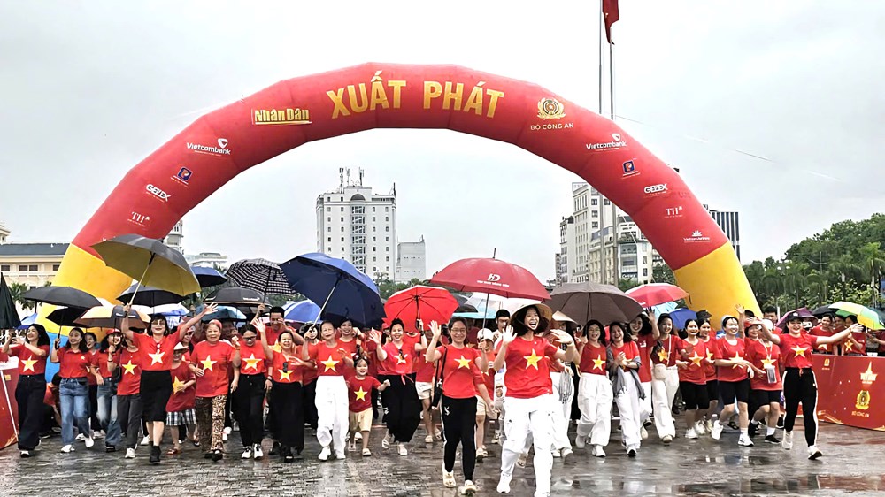 “Cùng Việt Nam tiến bước”: Hàng chục nghìn bước chân từ Thanh Hóa hòa nhịp cùng cả nước - ảnh 1