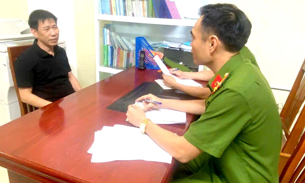Lật tẩy đường dây hối lộ kiểm lâm, “Mạnh gỗ” cùng 9 đồng phạm sa lưới - ảnh 1